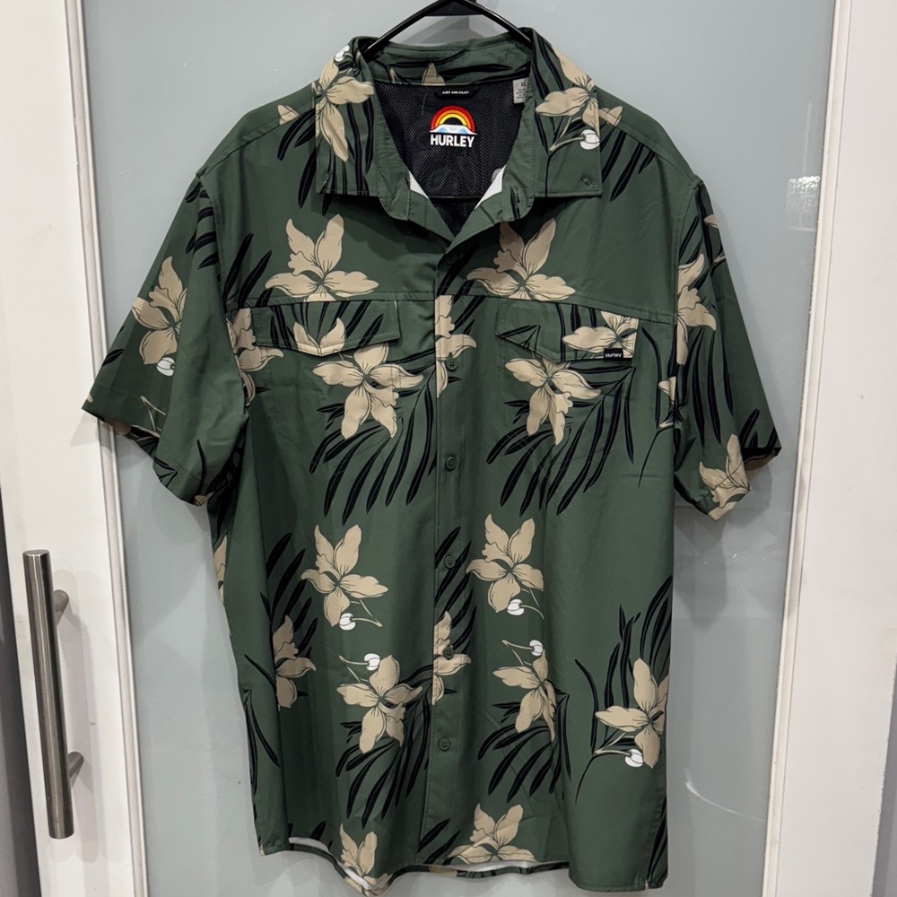 NWOT Hurley Hawaiian Casual Short Sleeve Shirt UPF50 4-Way Stretch Men's XL